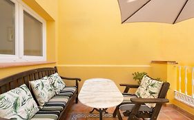 C92 - Rustic Two Bedrooms Apartment With Terrace