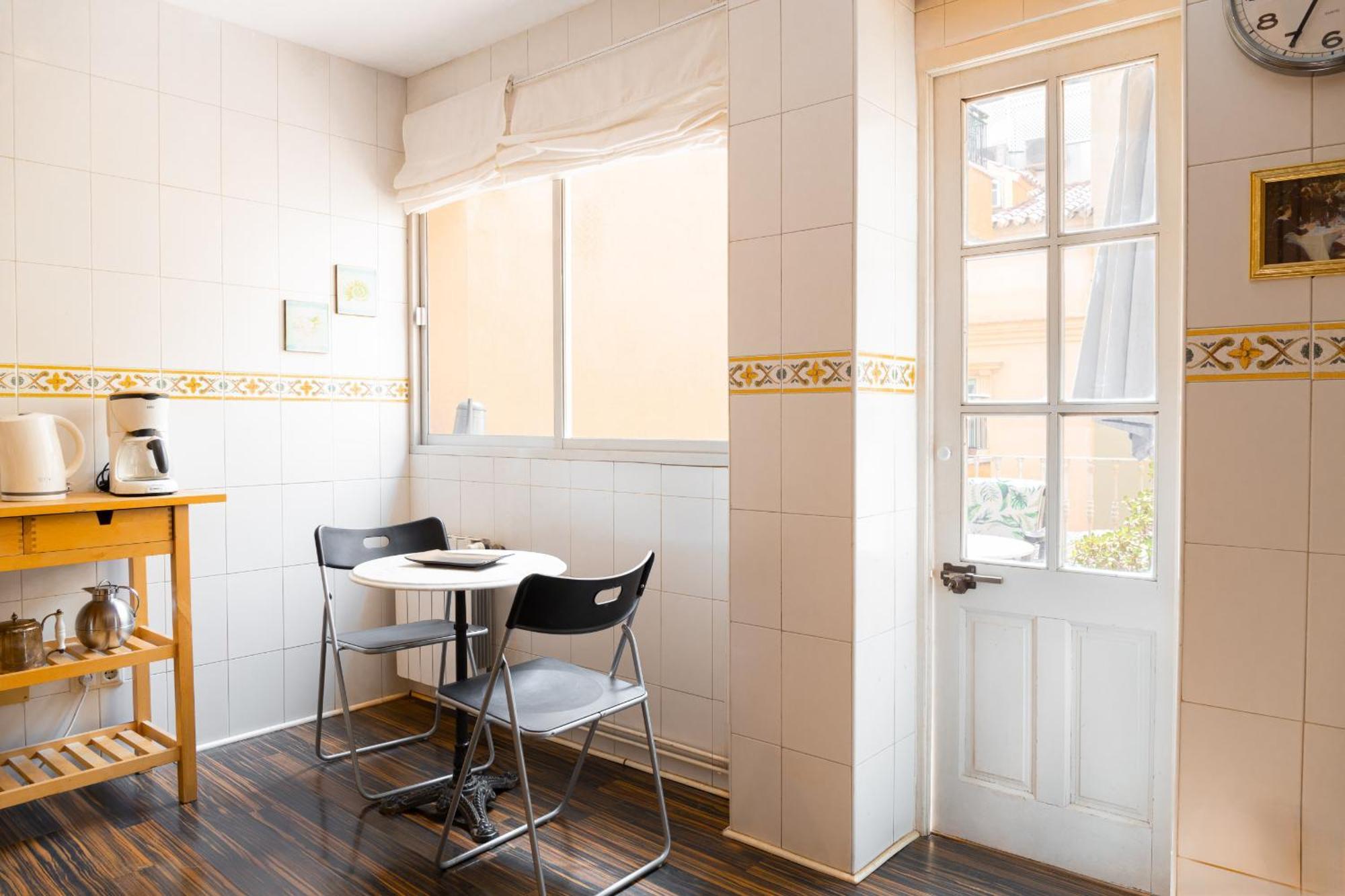 C92 - Rustic Two Bedrooms Apartment With Terrace Málaga Extérieur photo
